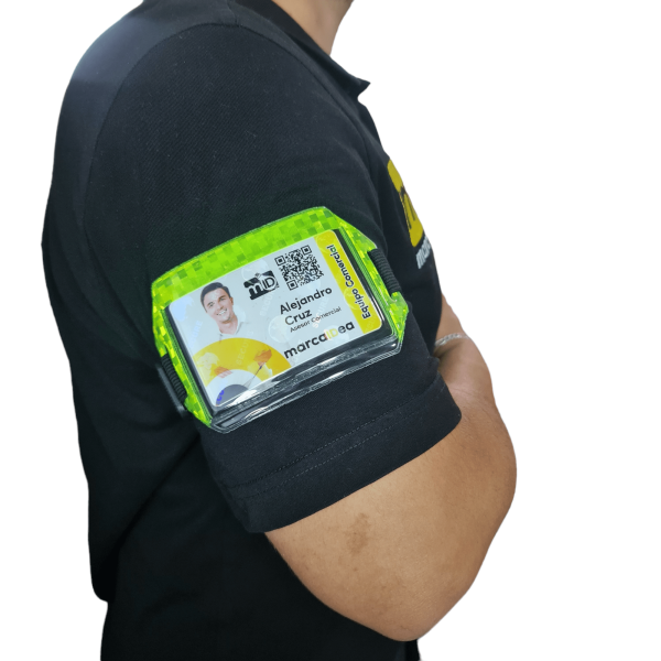 brazaletes-super-reflectivo-vertical-carnet-marcaidea-verde-horizontal.
